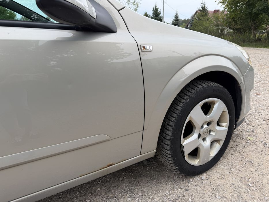 Opel Astra Sedan 1.6 Benzyna | 2008 | 291 800 km