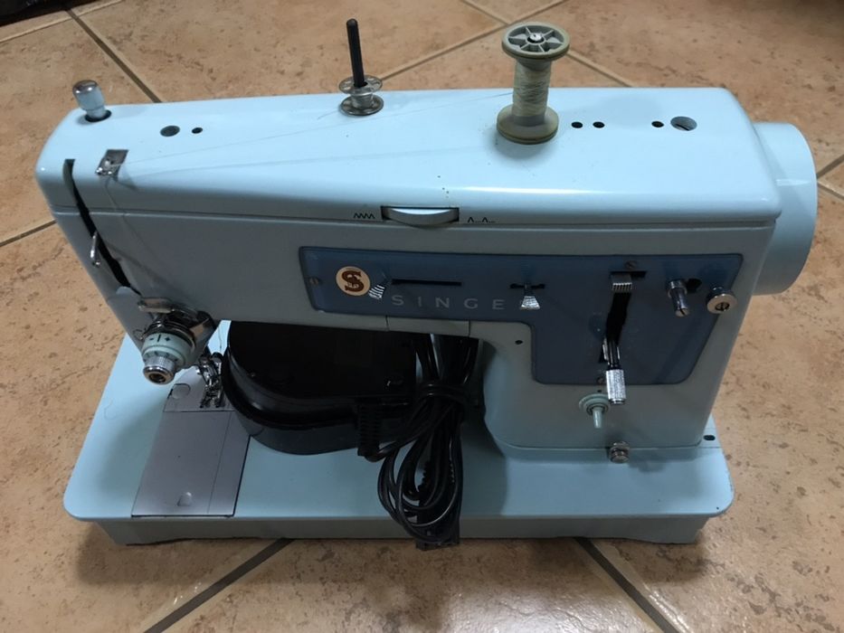 Máquina de costura da singer