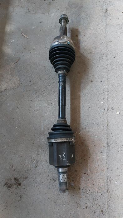 Nissan Murano 3.5 полуось левая ліва піввісь привод колеса