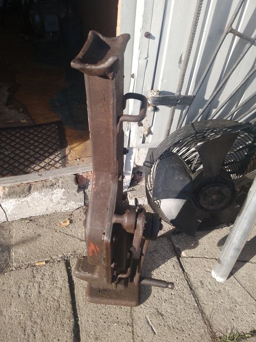 Lewarek kolejowy 5 T