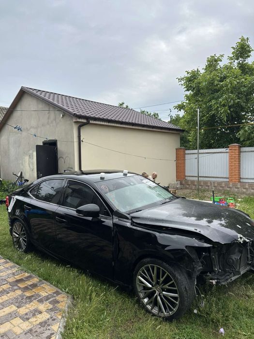 Продам lexus is 200t