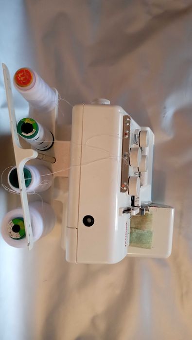 Оверлок JANOME T34 на 4 нитки
