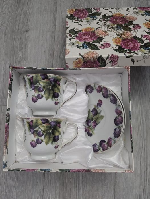 Набір подарунковий (2  чашки + 2 тарілочки),