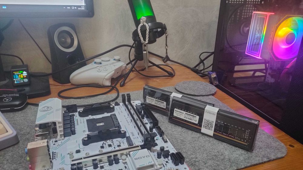 Комплект материнська плата SOYO B450M D4 Pro Socket AM4 + 16Gb DDR4!