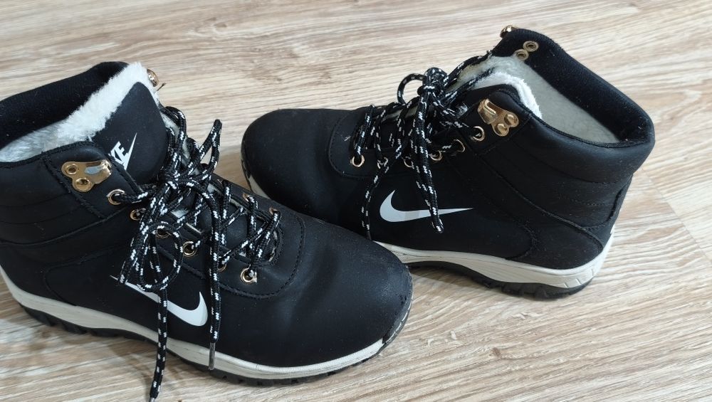Buty ocieplane Nike rozm 36.5