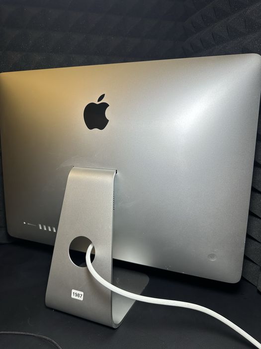 iMac 21.5 (2017) 8GB RAM / 1TB / В идеале / Для офиса и дома