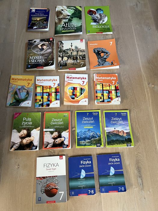 Pidreczniki z 7 klasy w stanie b. dobrym!