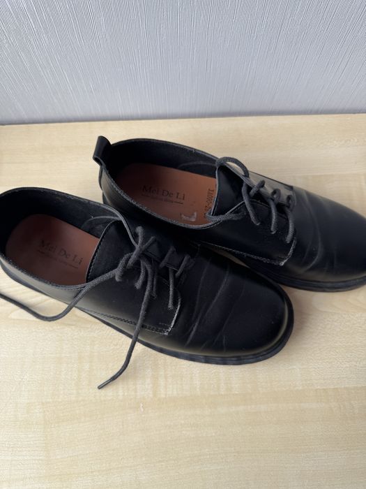 Жіночі туфлі.