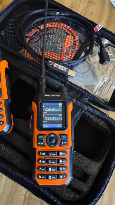 Kit 2 Rádios Baofeng uv-21 pro v2