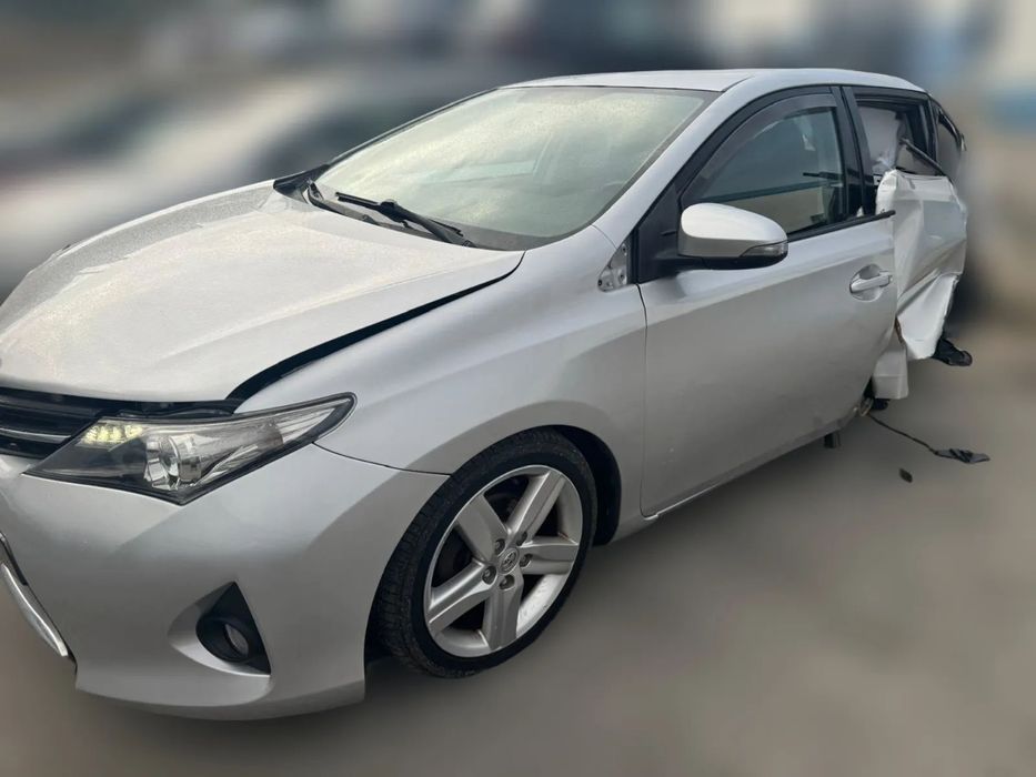 Toyota Auris 1.4 D-4D para peças