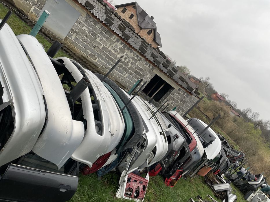 Великий вибір бамперів перед зад шрот VAG Audi GM Volvo Fiat Ford