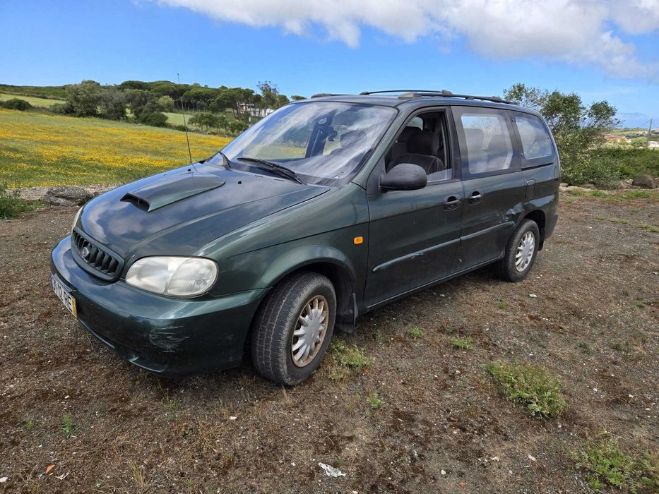 Kia Carnival 7 lugares - 2001