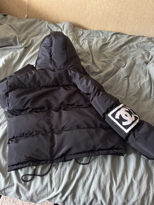 Пуховік CHANEL чорний