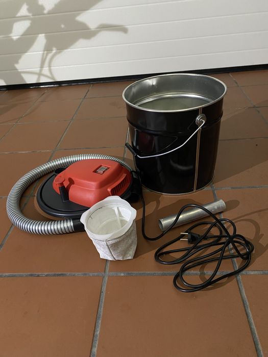 Aspirador de cinzas