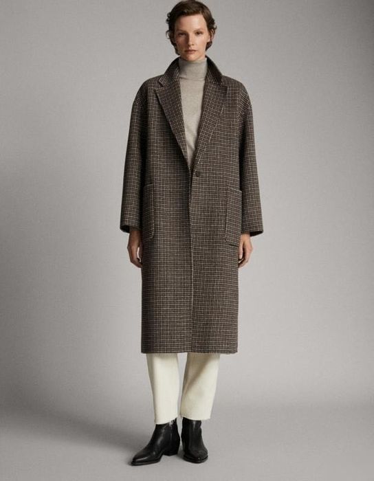 Casaco de Lã Massimo Dutti aos Quadrados – Elegante e Intemporal