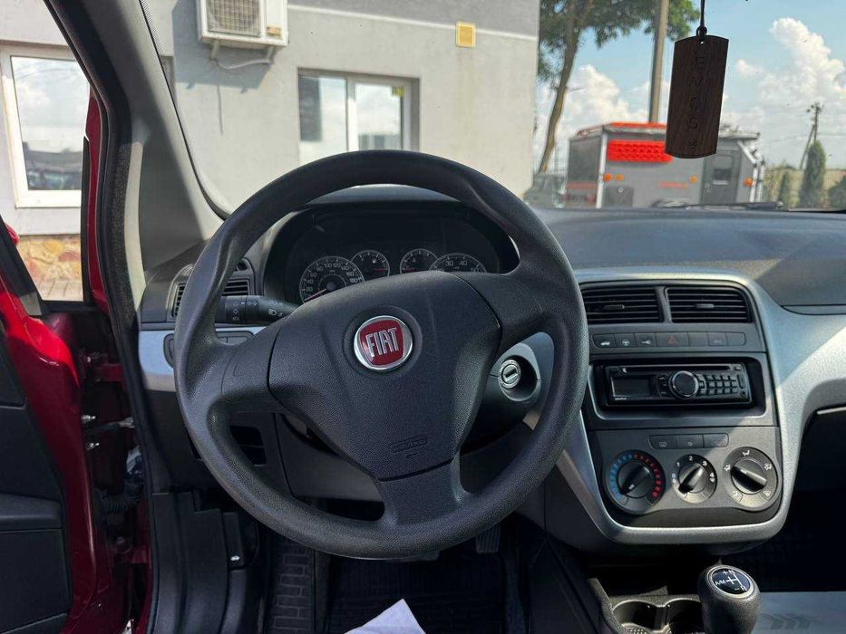 Автомобіль FIAT GRANDE PUNTO 1.4 Бензин