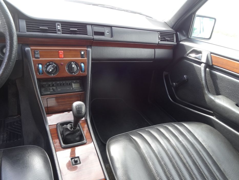 Mercedes 200D 1 Dono Como Novo