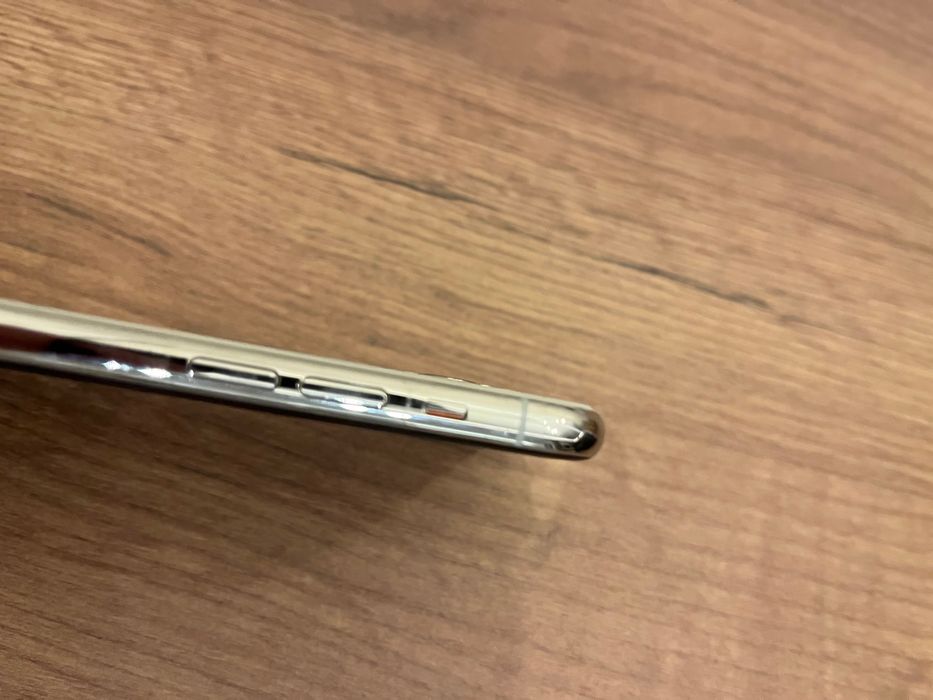 iPhone 11 Pro 64GB case spigen