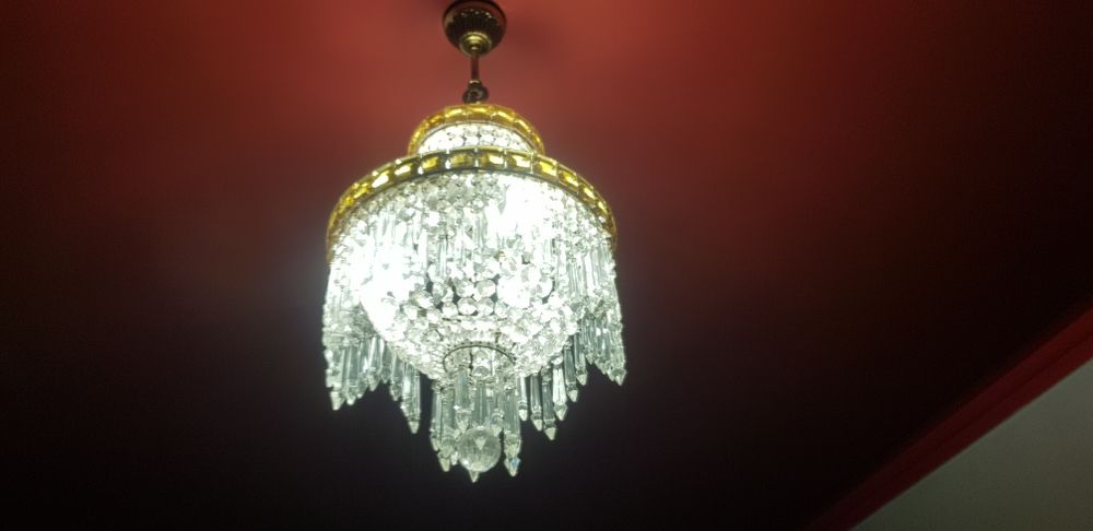 Lustre de cristal impecavel.tenho does.