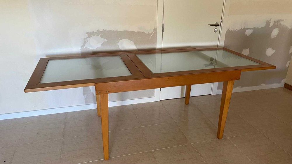 Mesa Vintage c/ Tampo de Vidro + 6 Cadeiras