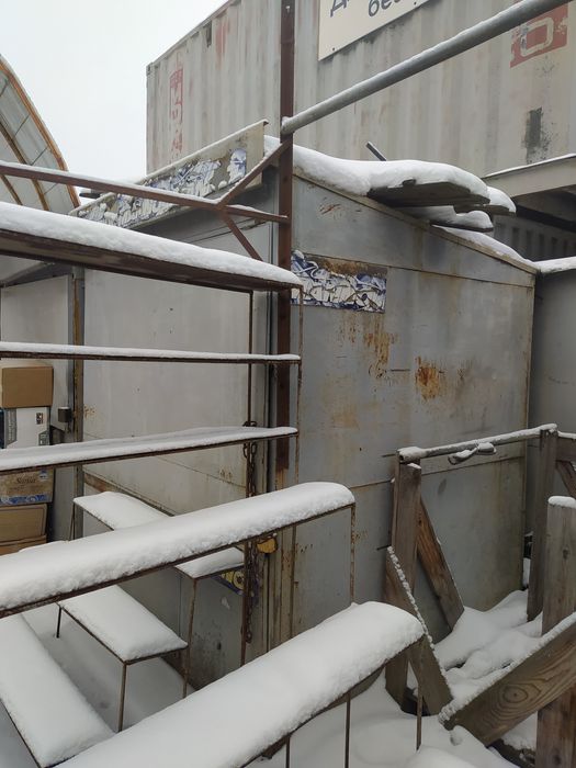 Продам кіос на ринку Сатурн.