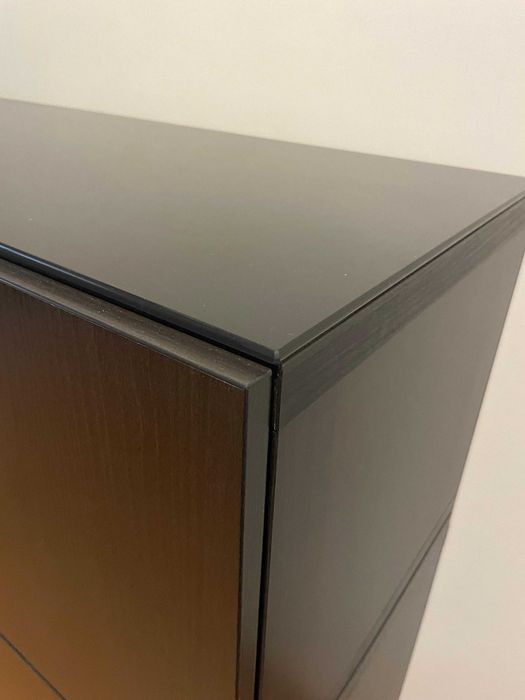 Móvel Sala IKEA, com 4 portas, em muito bom estado.