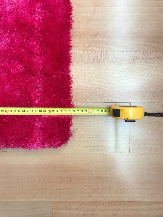 Conjunto de dois tapetes rosa de pelo comprido