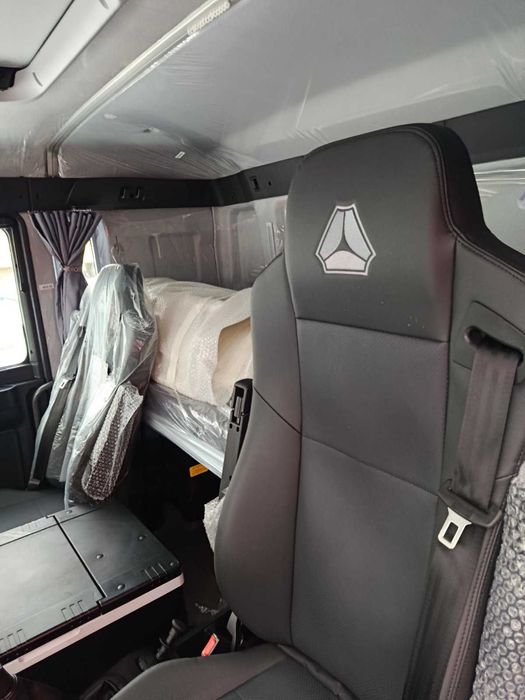 Автобетонозмішувач SINOTRUK C7H 12 кубів 8х4