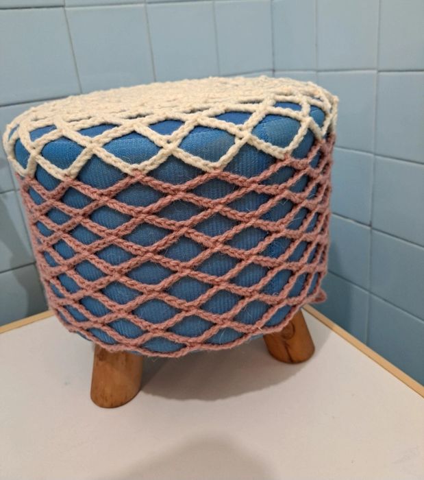 Banquinho puff  em crochet