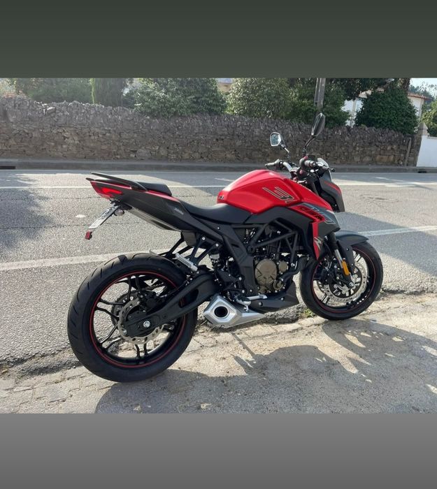 Moto semi nova Voge 300R