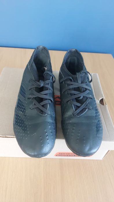 Korki piłkarskie Adidas Predator r. 38