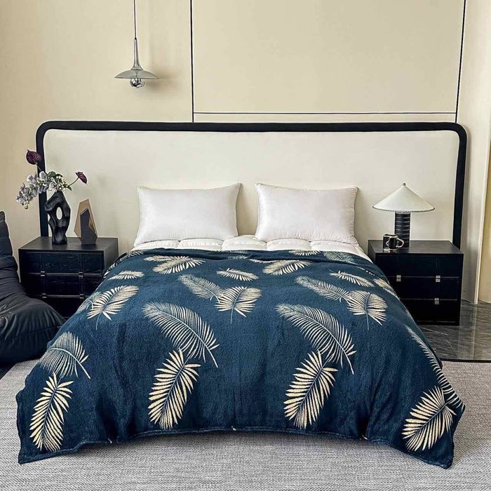 Плед—покривало на кровать Флис мягкий приятный к телу