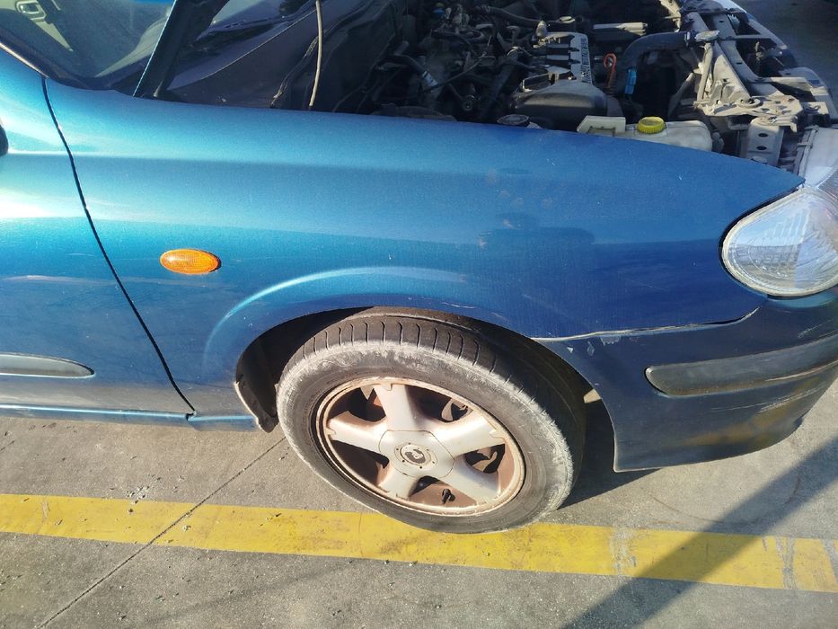 Guarda-lamas direito NISSAN Almera II Hatchback (N16)