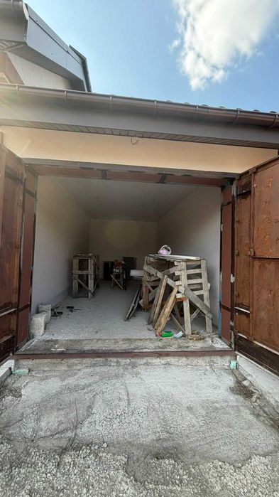 БЕЗ КОМІСІЇ! Продам Мансардний Будинок з гаражем Вища Дубечня 30хв. до Київа