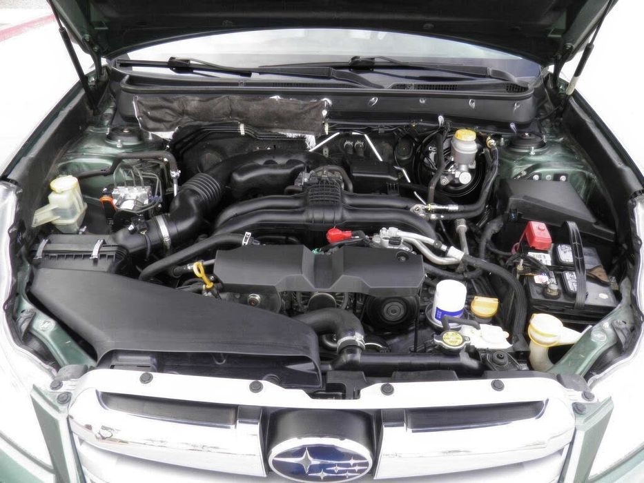 Subaru Outback 2.5I Limited      2013