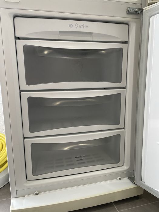 Vendo frigorifico  LG combinado no frost