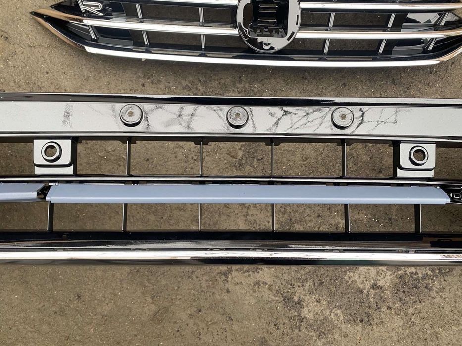 Решітка бампер Tiguan r line  2022+ решетка бампера накладки боковые