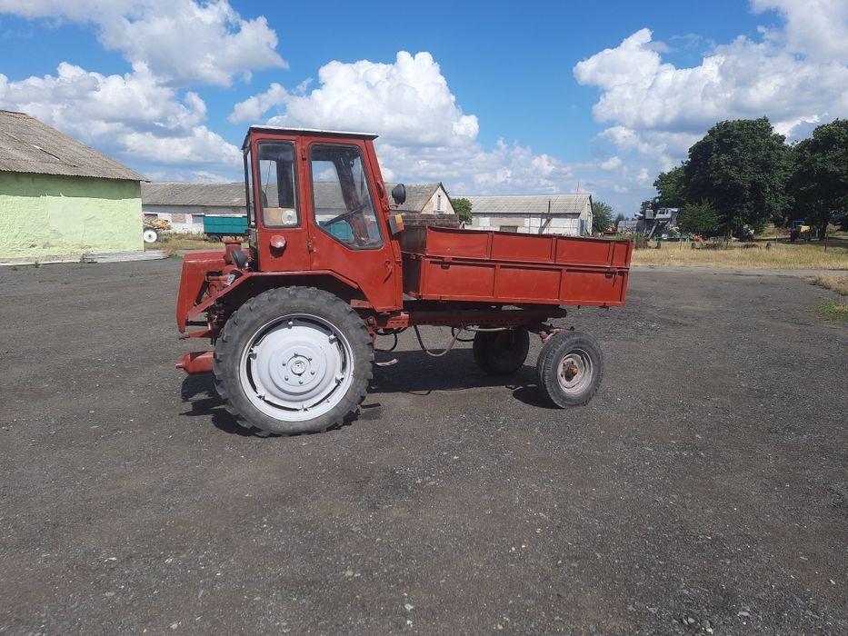 Продавм трактор т 16