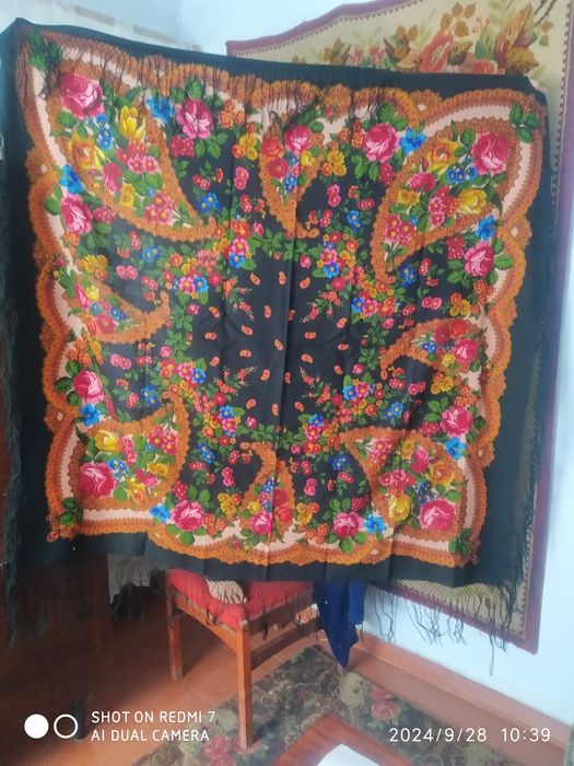 Продам пухову хустку