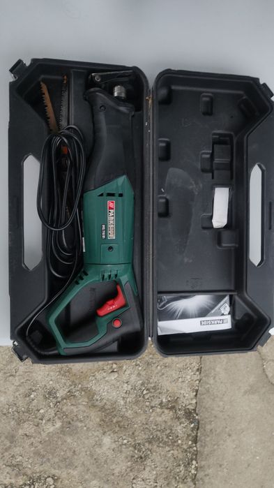 Elektryczną  piła marki PARKSIDE model PFS 710 B1 na kable zasilającym. UŻYWANA