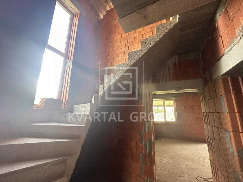 Терміновий продаж. Будинок з ГАЗОМ! Стоянка за шлагбаумом.