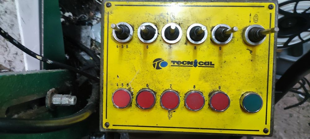 Máquina de montar bicos