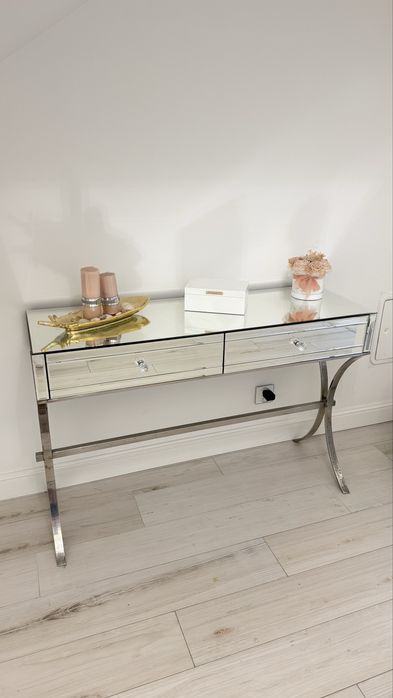 Elegancka konsola lustrzana glamour 140 cm – 2 szuflady