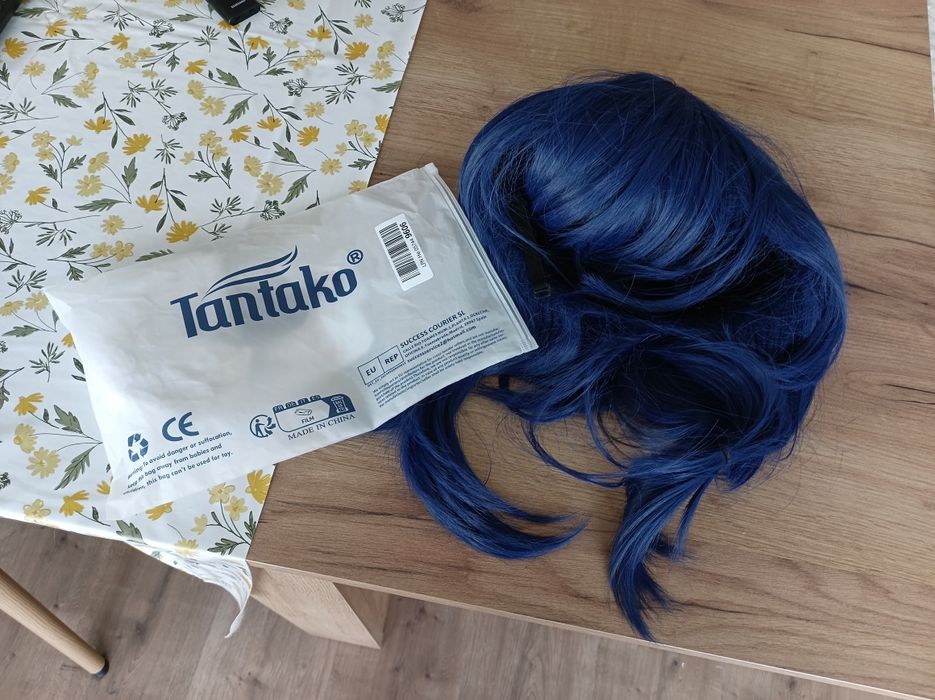 Peruca azul tantako