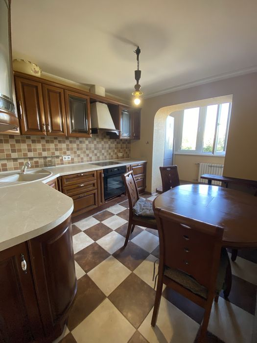 Продаю 2 кв. ул. Садовая - Пограничная , 73 кв.м.