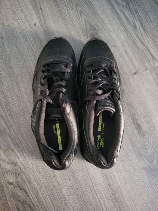 Нові кросівки Reebok чорні, EUR 41