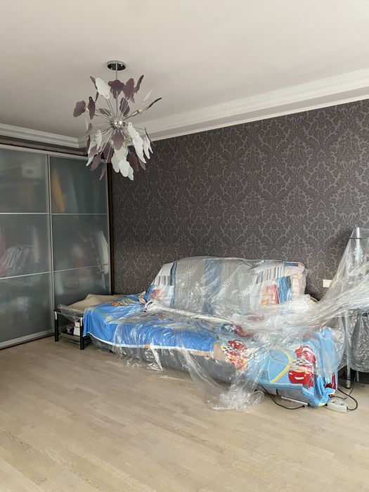 Видова простора двокімнатна квартира. Антоновича 72.