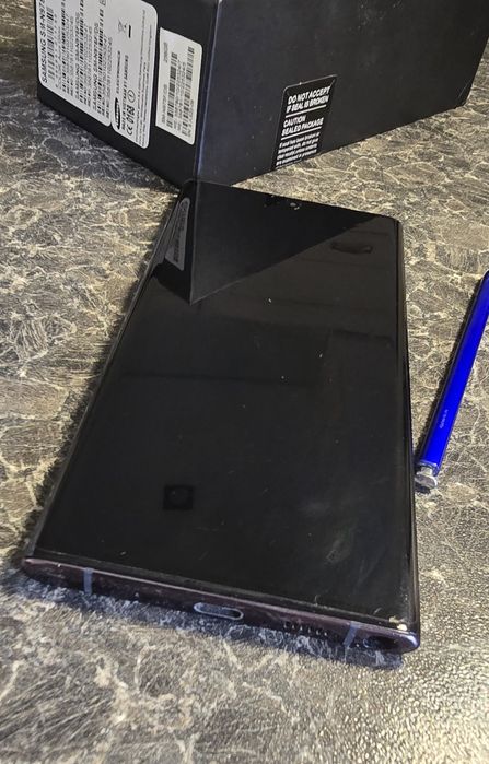 Продаю на запчастини смартфон Samsung Galaxy Note10 +