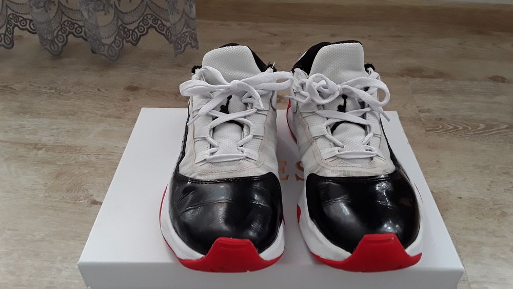 Buty  Nike Air Jordan 11 low  r. 38/39