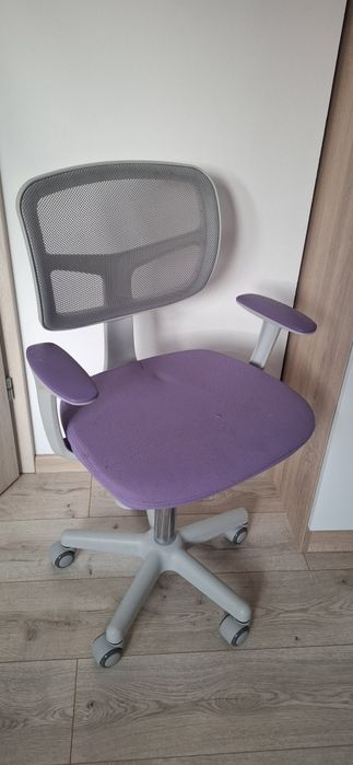 Krzesło obrotowe dla dziecka